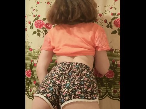❤️ Nwa ọhụrụ sexy na-eyipụ uwe mkpirisi ya na igwefoto ❤️❌ Ihe na-akpali agụụ mmekọahụ n'ụlọ ☑
